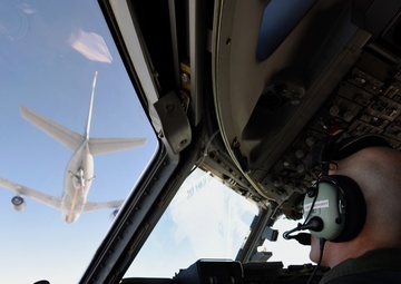AMC/CC visits JBLM, focuses on readiness