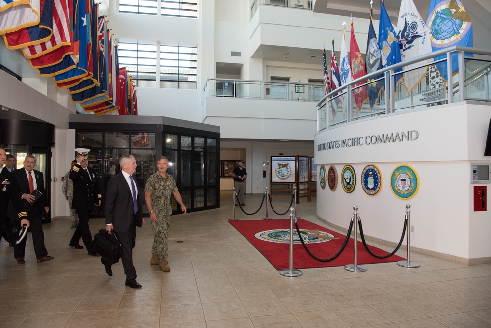 SD arrives at PACOM Headquarters