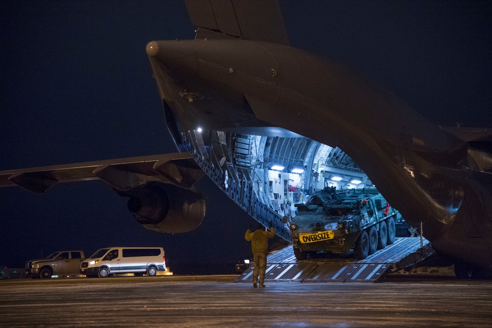 Airlift supports USARAK's Arctic Thrust exercise