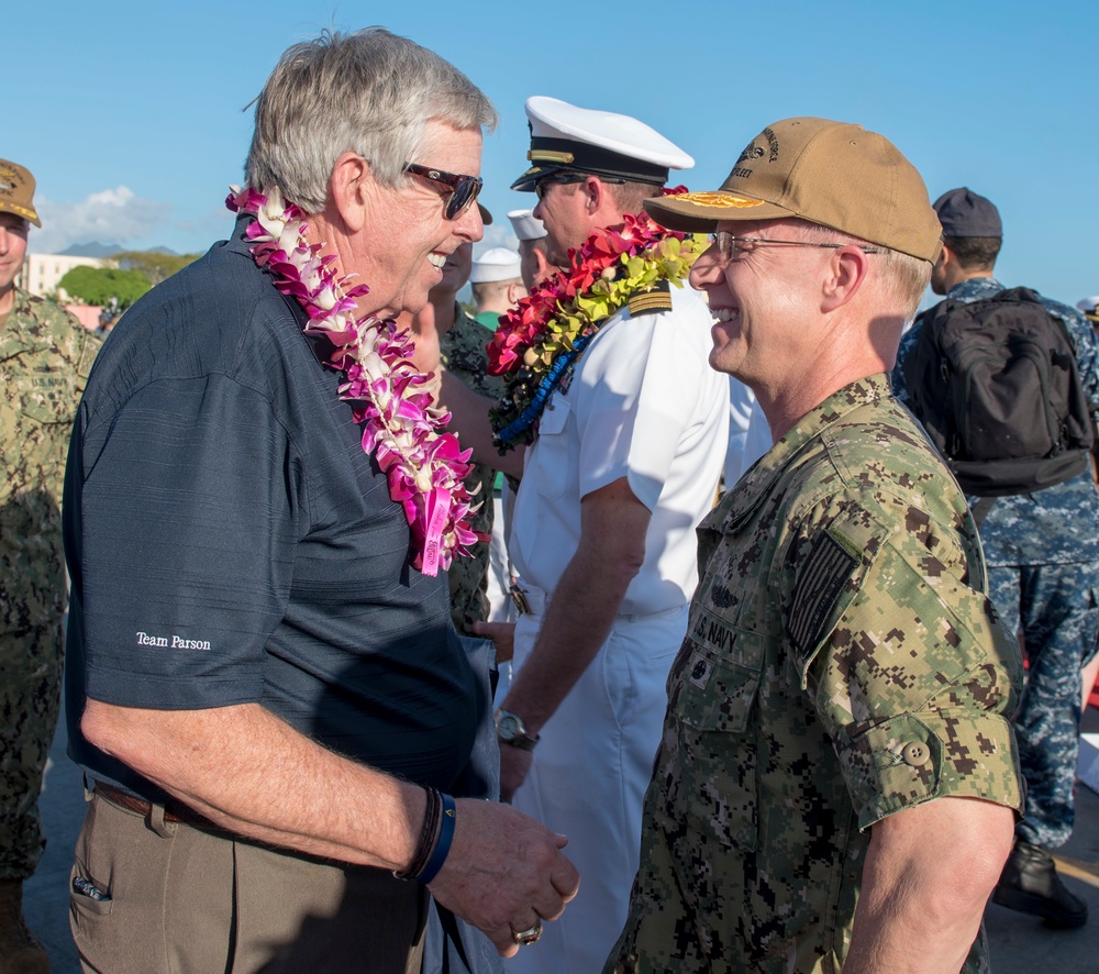 USS Missouri Arrives in Pearl Harbor