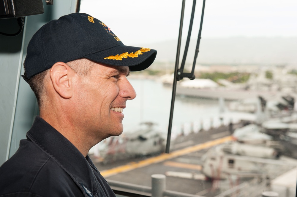 USS America arrives in Pearl Harbor