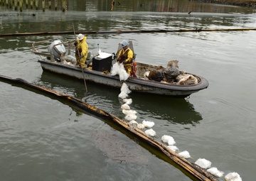 Astoria oil spill response