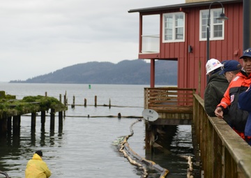 Astoria oil spill response