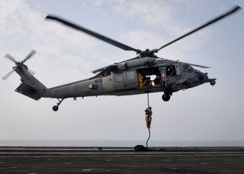 Nimitz Supports Operation Inherent Resolve