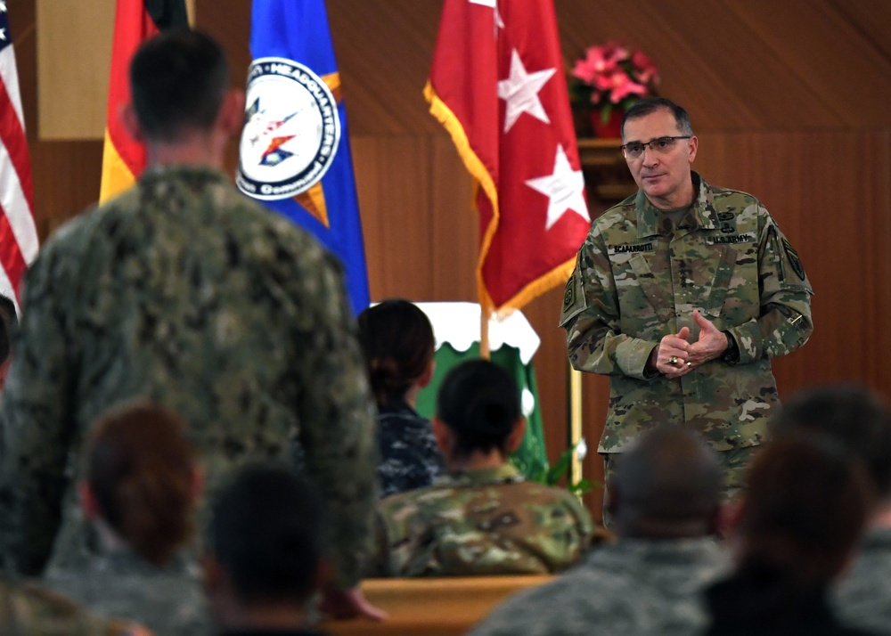 Army Gen. Curtis Scaparrotti speaks with senior non-commissioned officers