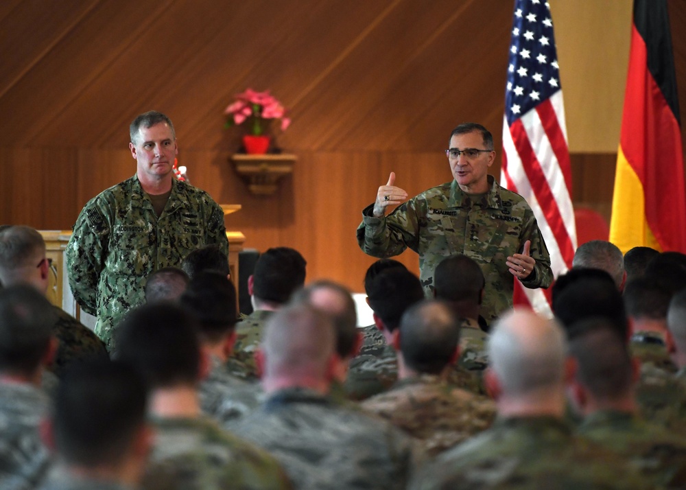 Army Gen. Curtis Scaparrotti speaks with senior non-commissioned officers