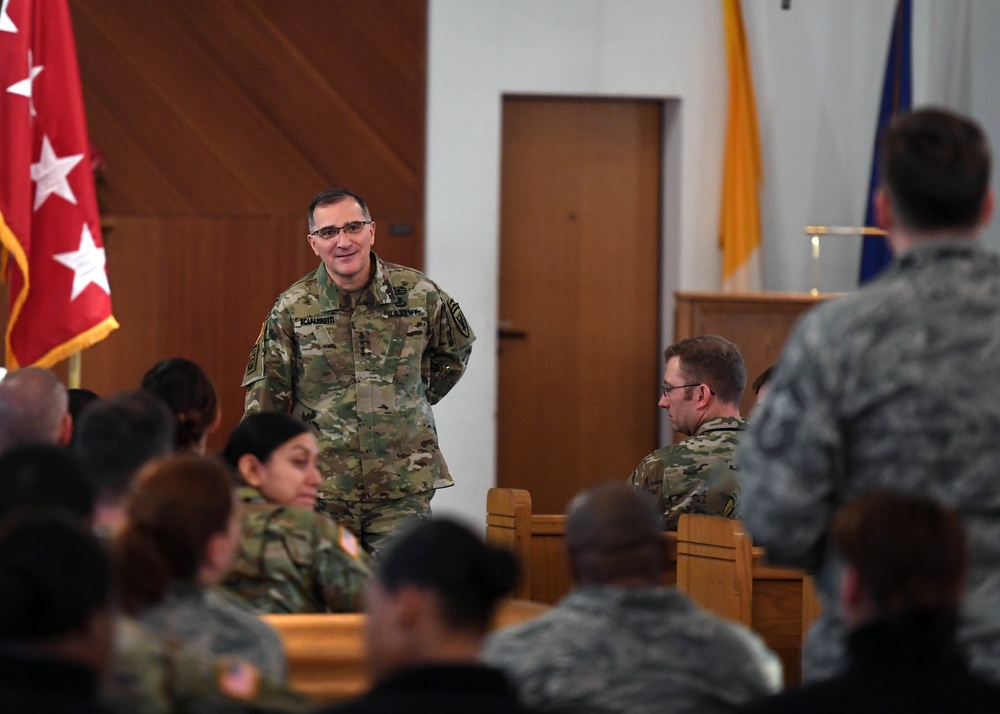 Army Gen. Curtis Scaparrotti speaks with senior non-commissioned officers