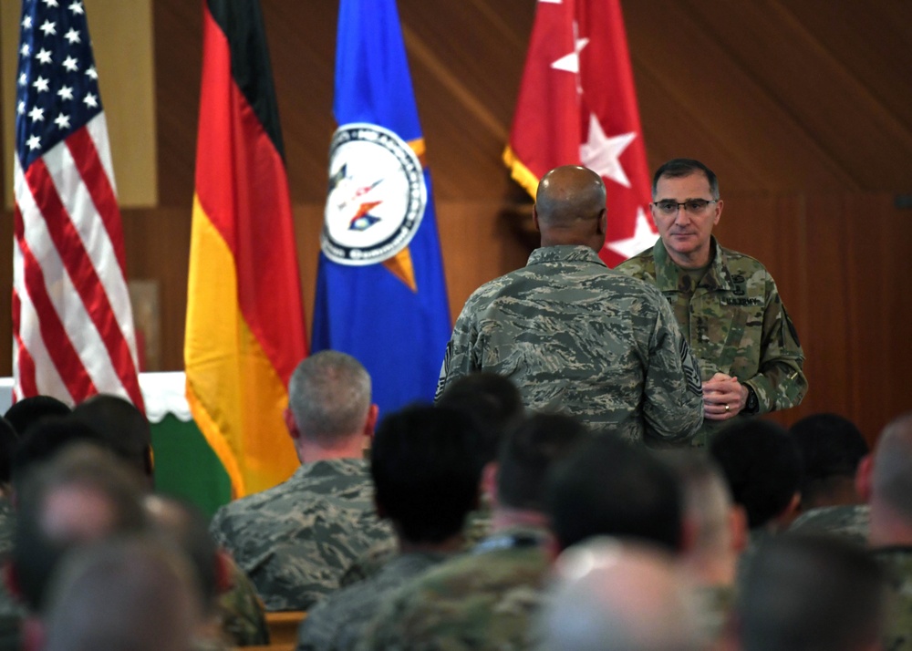 Army Gen. Curtis Scaparrotti speaks with senior non-commissioned officers