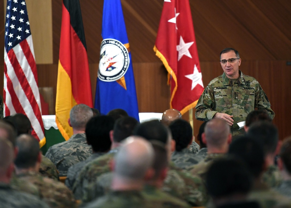 Army Gen. Curtis Scaparrotti speaks with senior non-commissioned officers