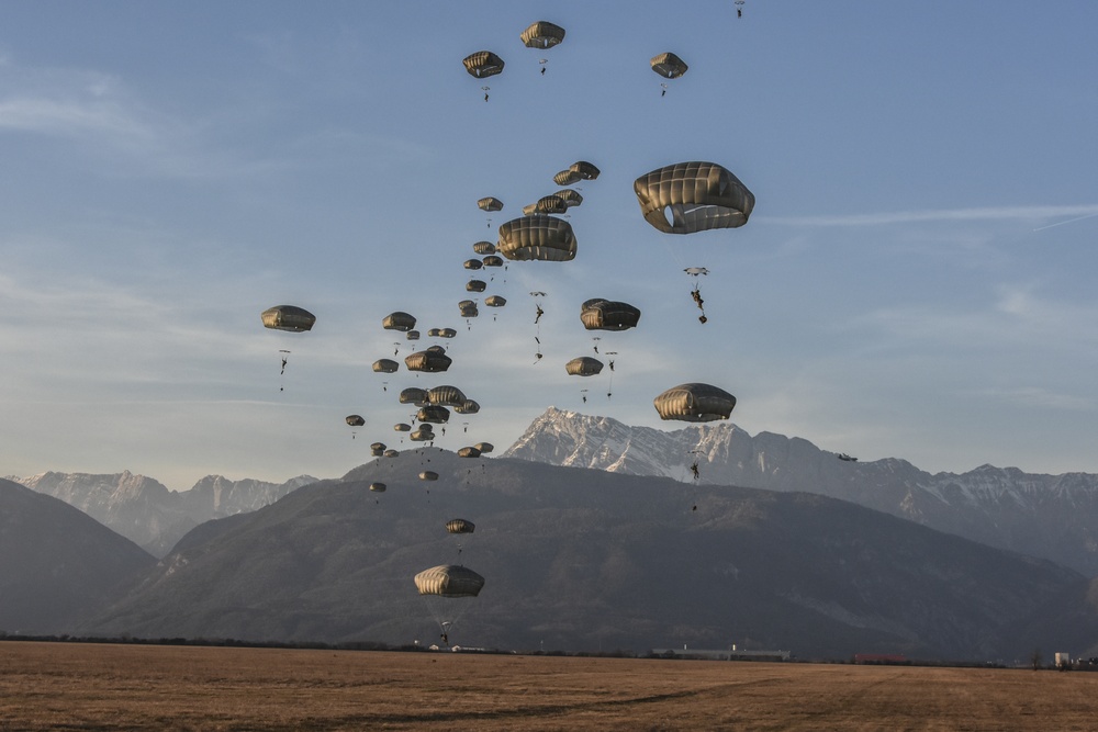 Paratroopers over Italy