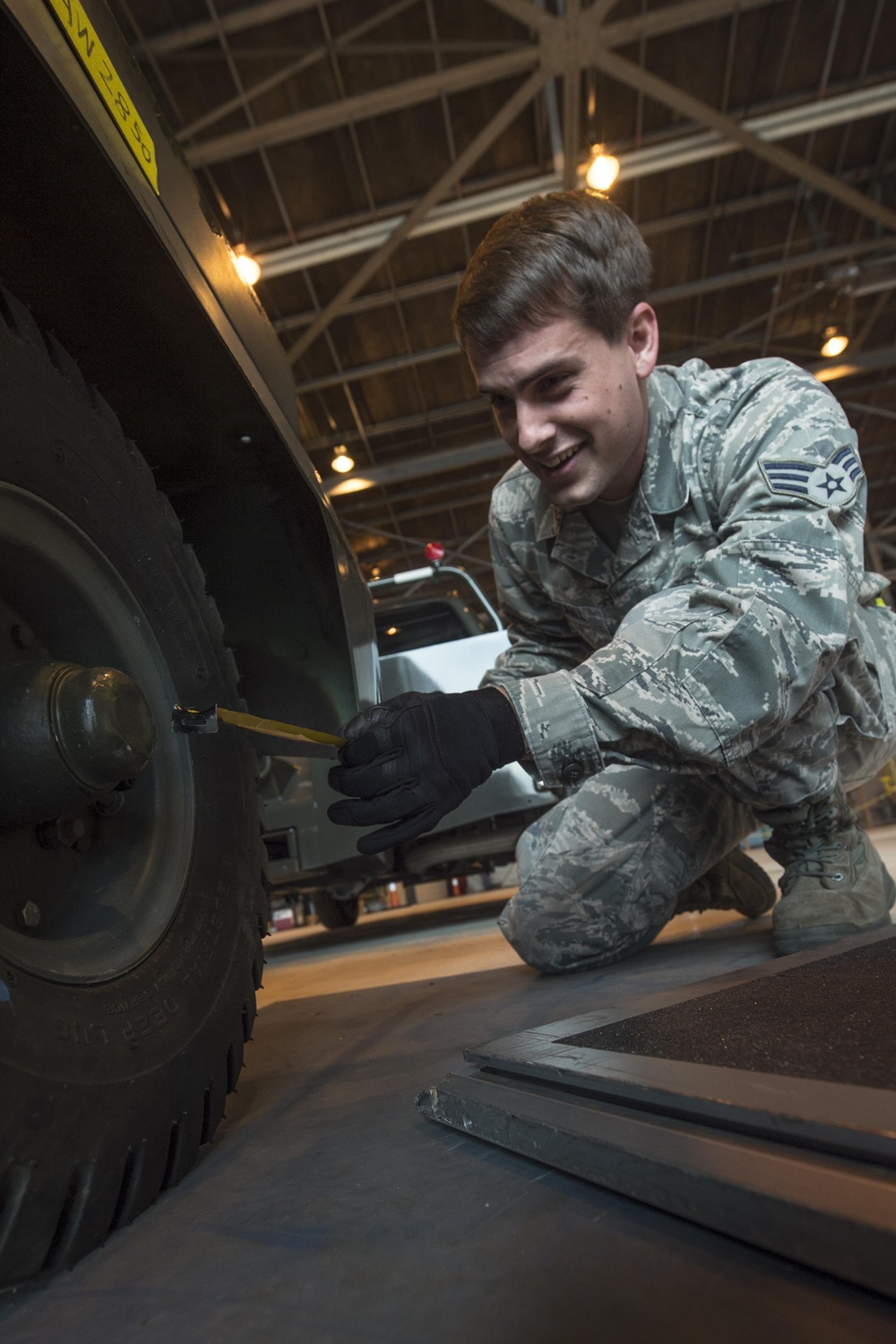 49th APF 'port dawgs' move Airmen, cargo around the world [1 of 3]