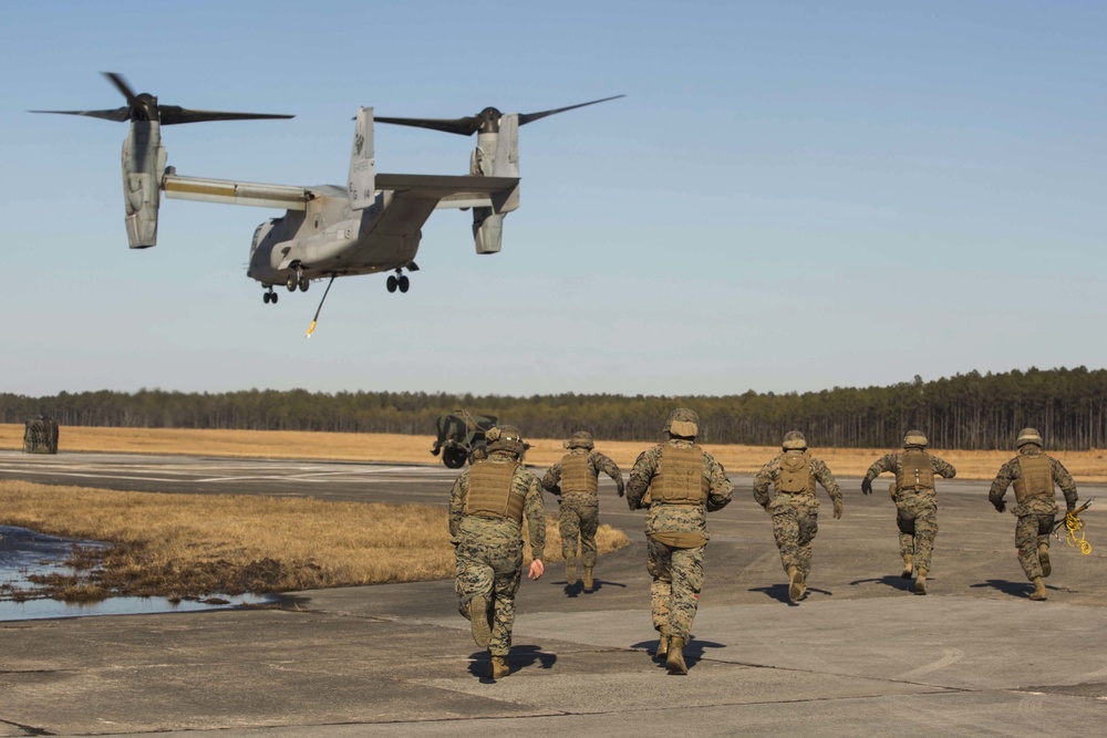Marines with LS Co. Conduct Sling Load Operations