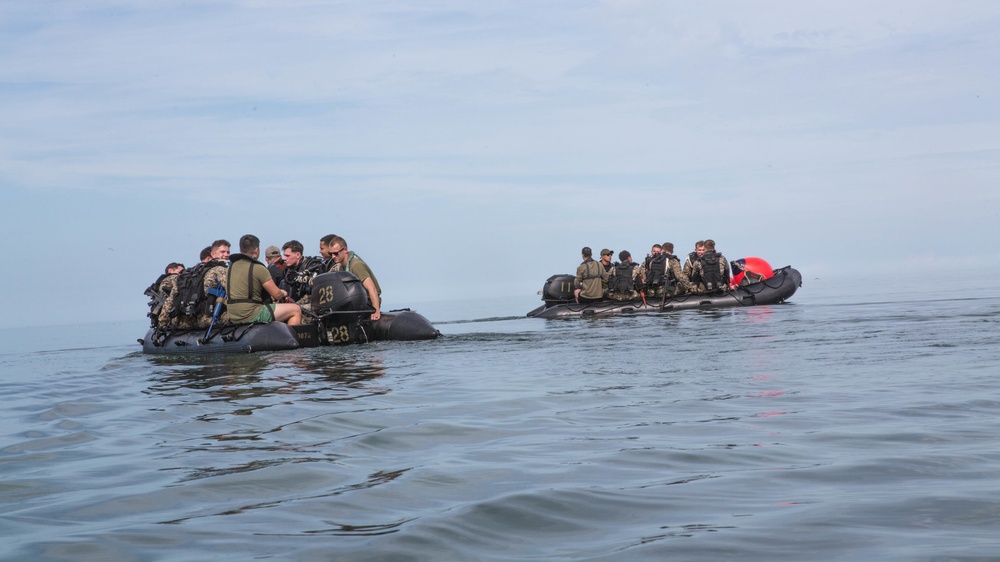 Charlie Company 2d Reconnaissance Battalion Dive Insertion Training Key West