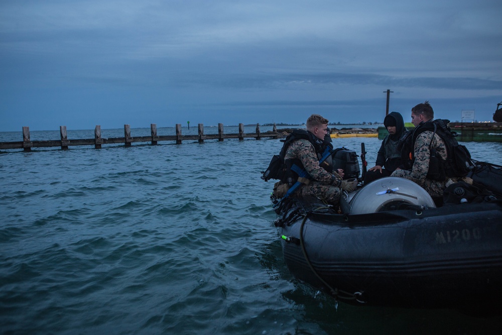 Charlie Company 2d Reconnaissance Battalion Dive Insertion Training Key West