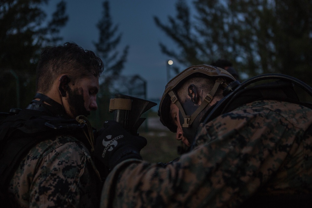 Charlie Company 2d Reconnaissance Battalion Dive Insertion Training Key West