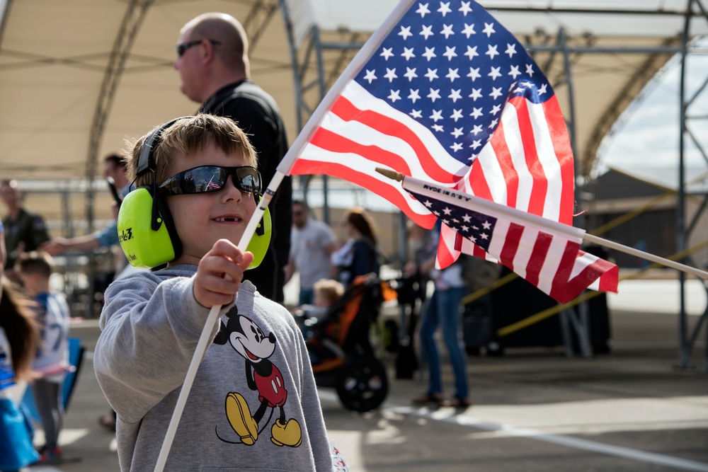 Warfighters return to love ones