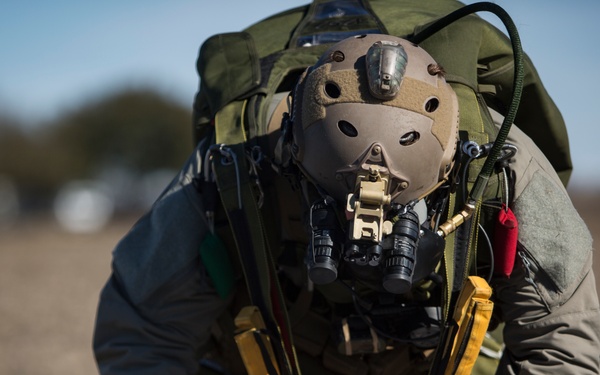 U.S. Marines with 2d Reconnaissance Bn. conduct parachute operations