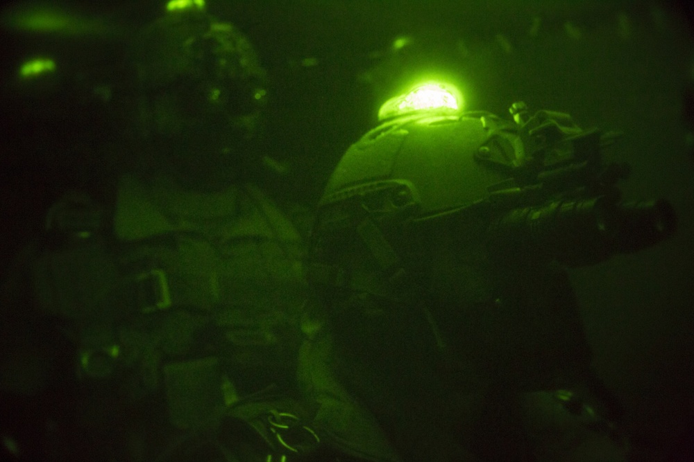 U.S. Marines with 2d Reconnaissance Bn. conduct parachute operations