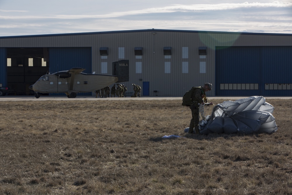 U.S. Marines with 2d Reconnaissance Bn. conduct parachute operations