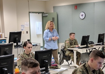 Fort Drum Soldiers train on latest friendly-force tracking system at Mission Training Complex