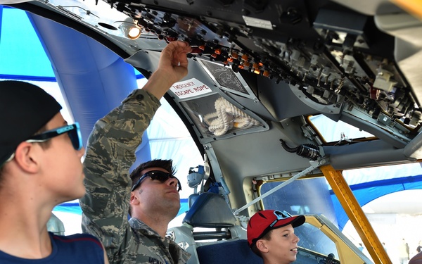 Grissom maintainers offer hands-on experience at air show [5 of 5]