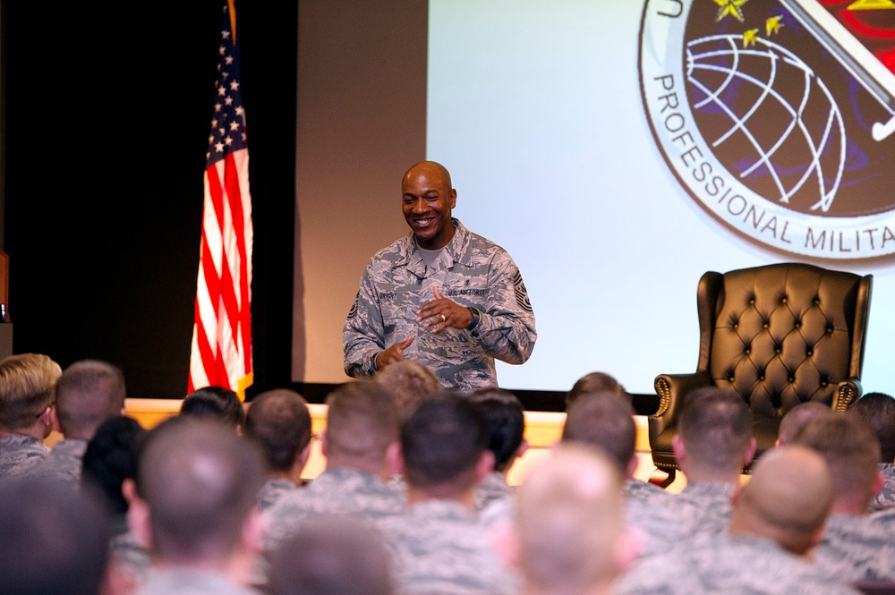 CMSAF #18 visits Sheppard AFB