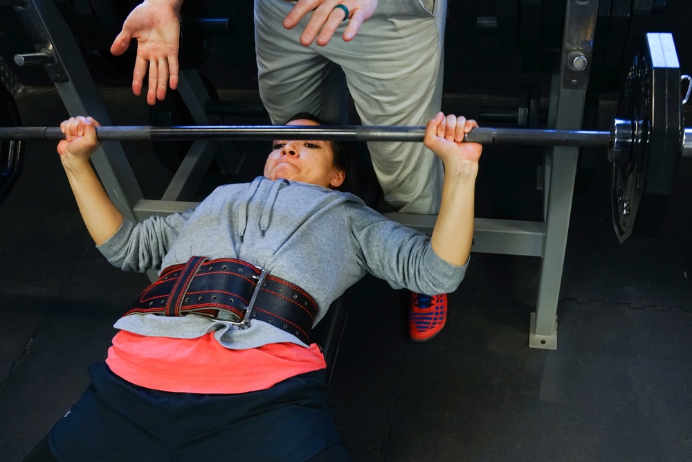 Bench press, deadlift competition strengthens bonds, muscles