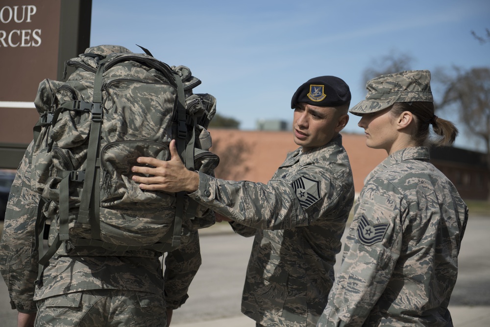 Gunfighters Train for Best Warrior Competition