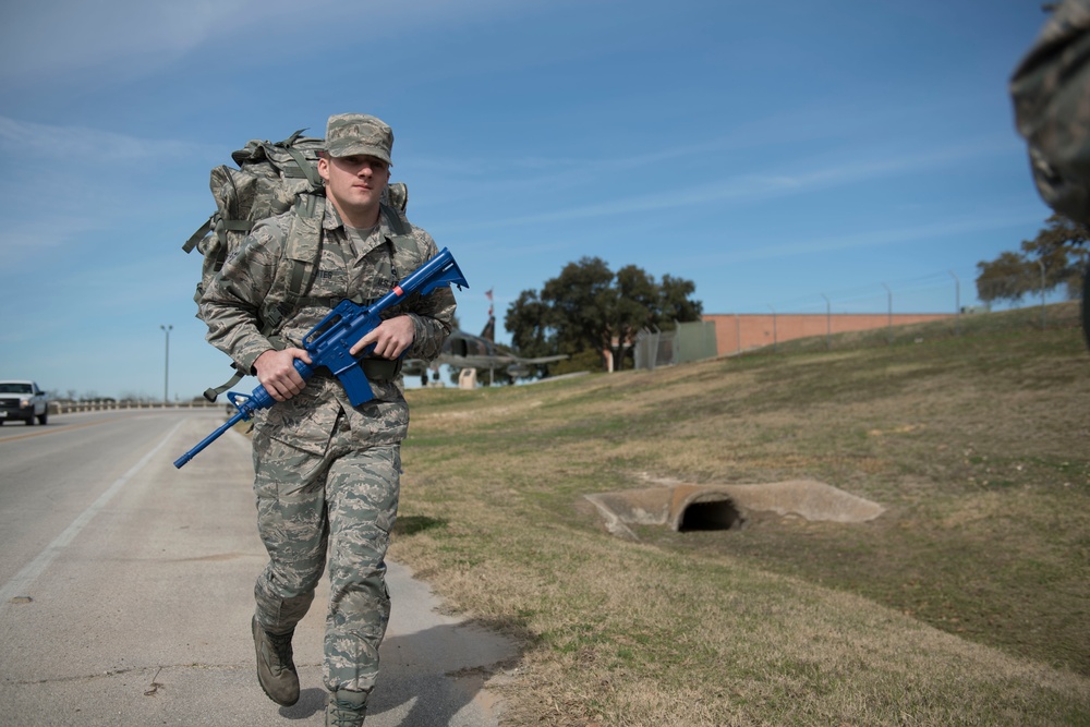 Gunfighters Train for Best Warrior Competition