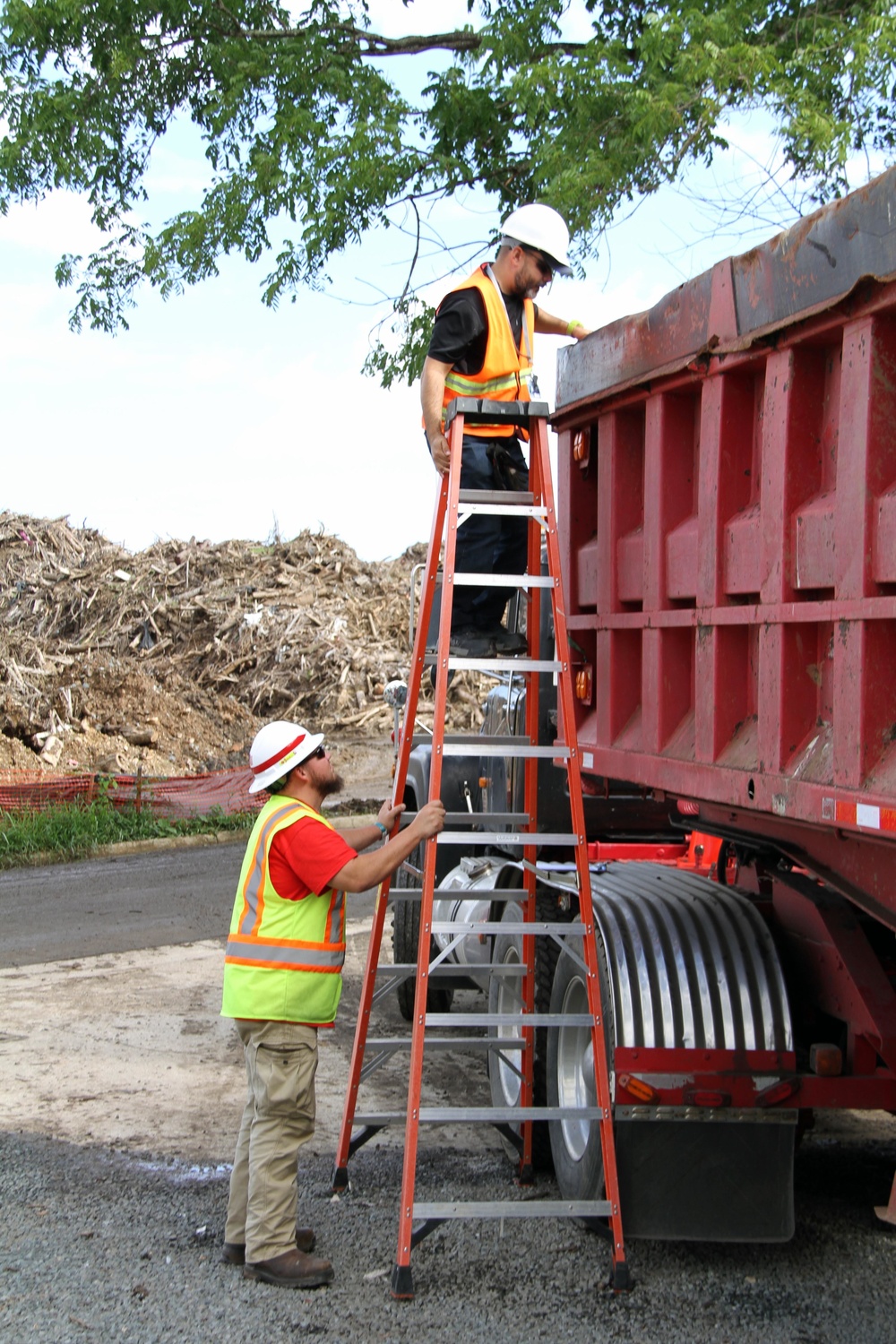 Louisville District Employee Maintains Safety Standards During Hurricane Recovery