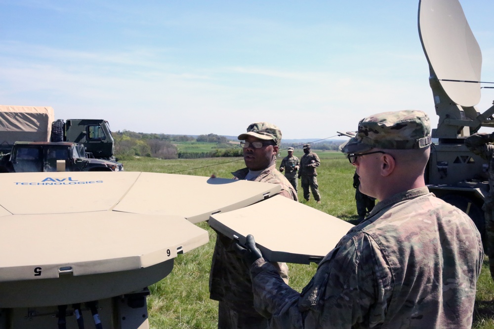 Signal Soldiers train, validate &quot;fight tonight&quot; capabilities