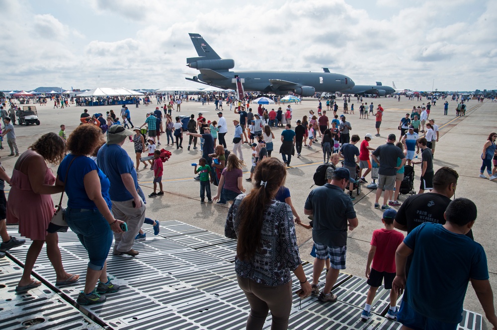 The 2017 Andrews Air Show: Air and Space Expo