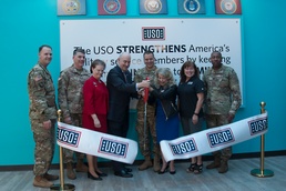 USO opens for Marne Soldiers