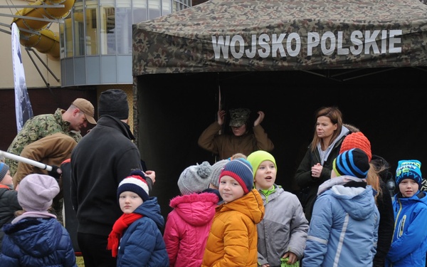 NSF Redzikowo Hosts ‘Military Day’ at a Local Polish School