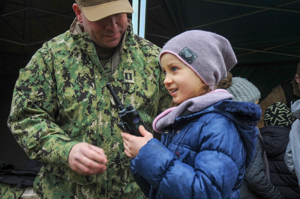 NSF Redzikowo Hosts ‘Military Day’ at a Local Polish School