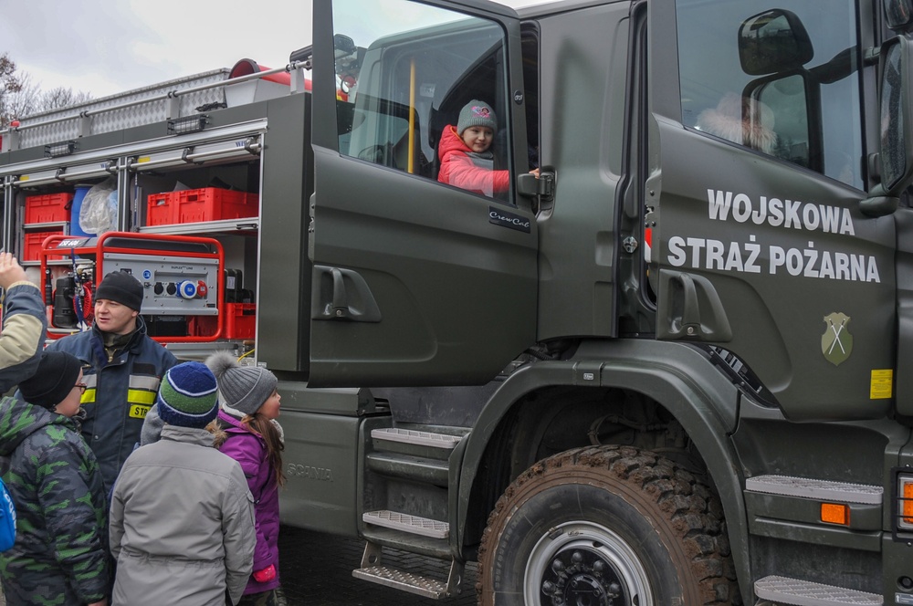 NSF Redzikowo Hosts ‘Military Day’ at a Local Polish School