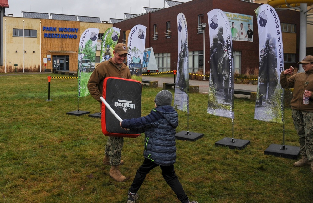 NSF Redzikowo Hosts ‘Military Day’ at a Local Polish School