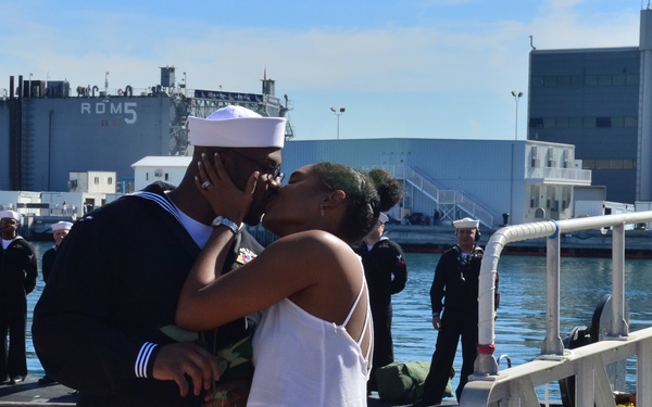 Annapolis Arrives in San Diego