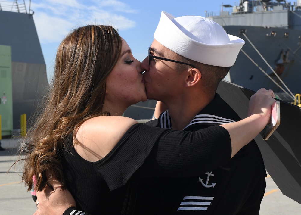 USS San Diego (LPD 22) Returns to Naval Base San Diego