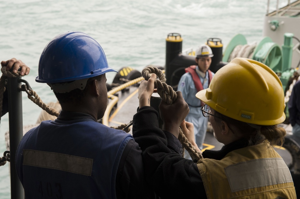 USS Bonhomme Richard embarks amphibious assault vehicles