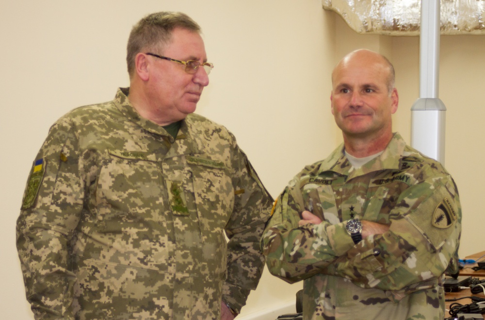 Lt. Gen. Christopher Cavoli visits the JMTG-U