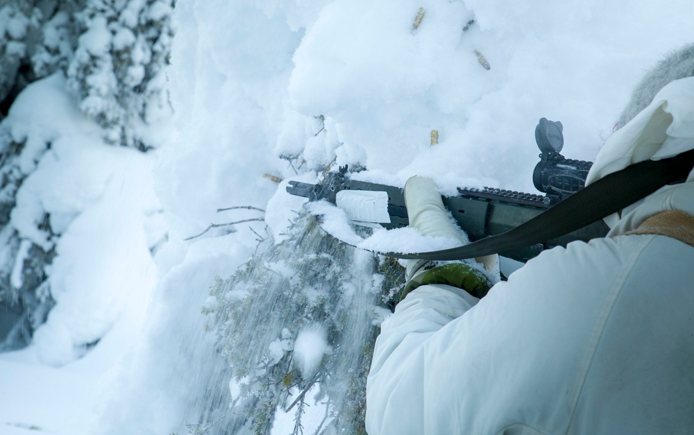 U.S. Marines participate in the Swedish Basic Winter Warfare Course