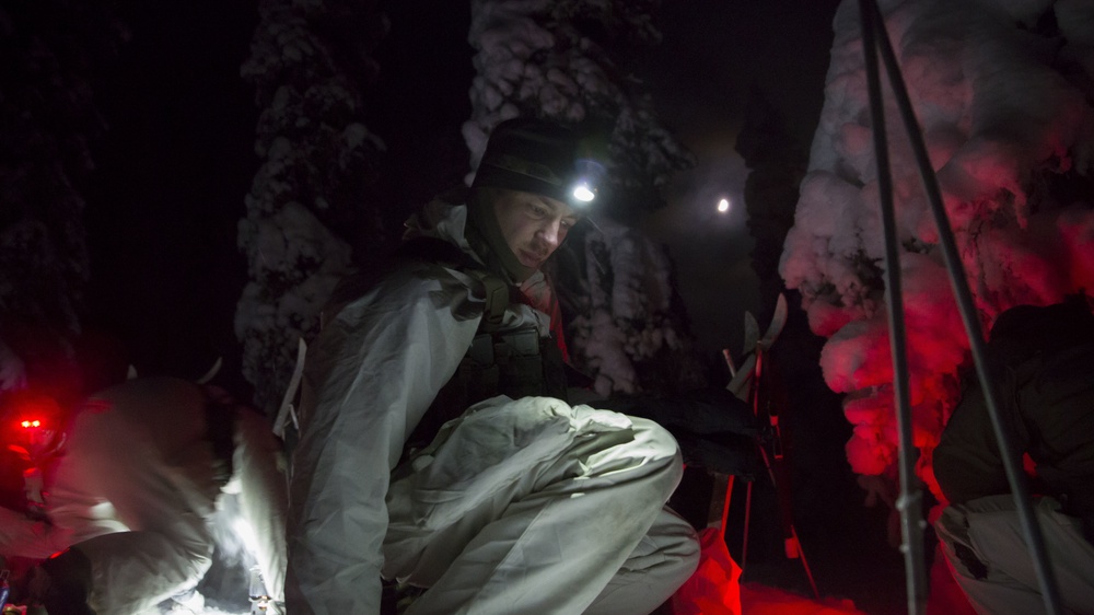 U.S. Marines participate in the Swedish Basic Winter Warfare Course