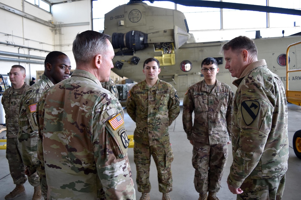 Brigadier General visits Air Cav