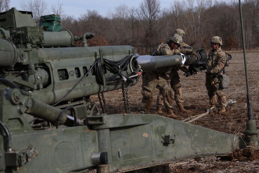 DVIDS - Images - Red Knights conduct artillery gun raid [Image 3 of 14]