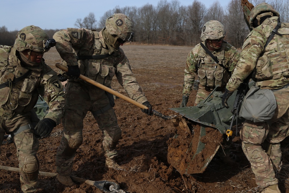 Red Knights conduct artillery gun raid