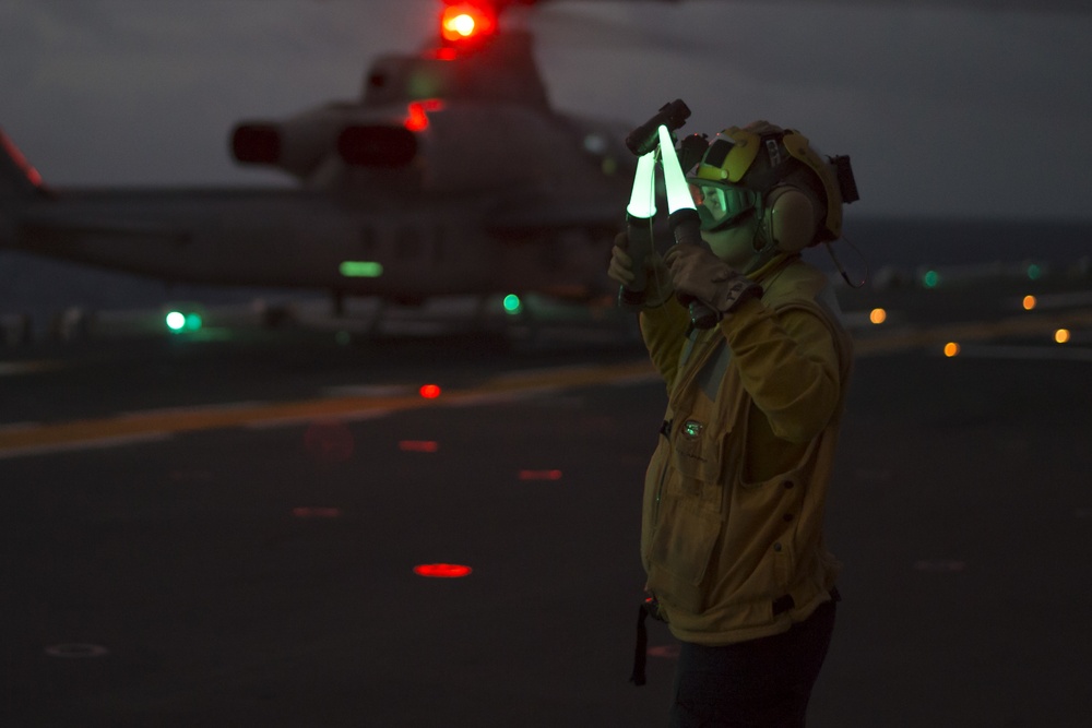 USS Bonhomme Richard (LHD 6) night flight operations