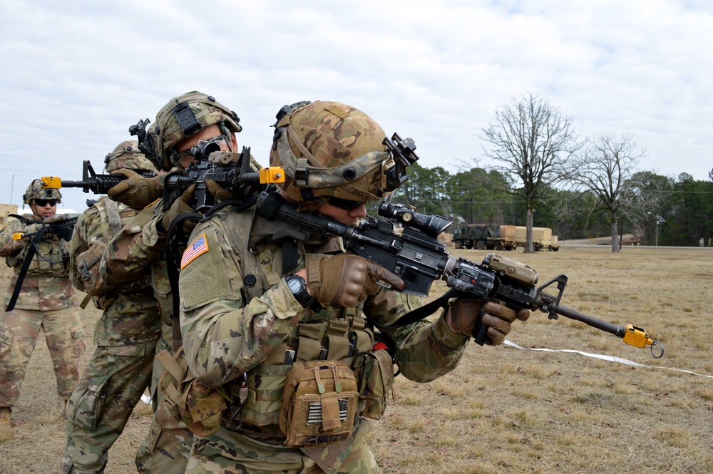 Soldiers practice infantry battle drills