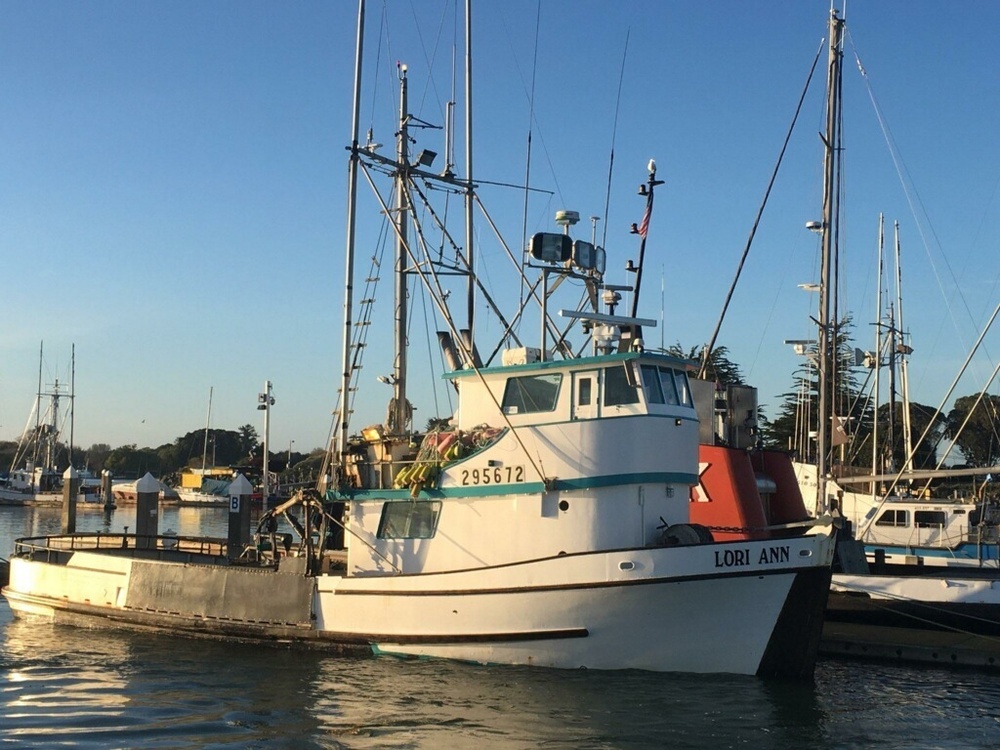 Coast Guard aids fishermen on disabled vessel near Humboldt Bay