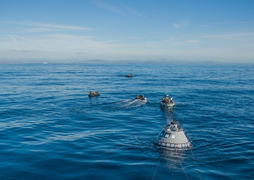 USS Anchorage (LPD 23) Supports NASA's Orion Spacecraft Recovery Test